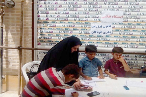 برگزاری ایستگاه نقاشی و ادبی در نماز جمعه