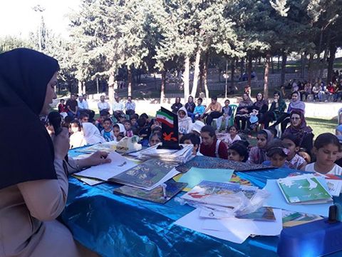 فصل گرم کتاب در مراکز کانون کردستان