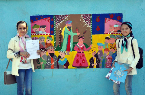 اجرای نقاشی روی دیوار و معرفی تاریخ صفویان توسط اعضای کانون اردبیل- بخش دوم