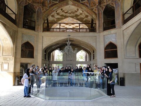 آخرین بازدید همیاران میراث از میدان امام خمینی «ره »،کاخ هشت بهشت و چهل ستون اصفهان