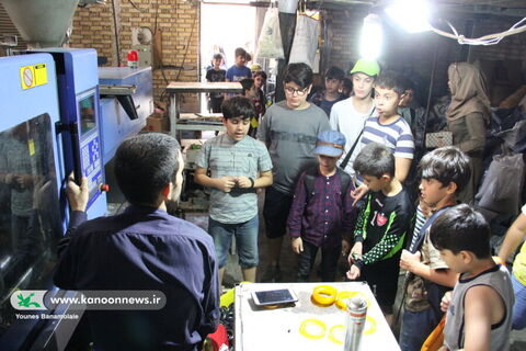 اردوی بازدید اعضای مرکز 37 از کارخانه اسباب بازی/ عکس از یونس بنامولایی