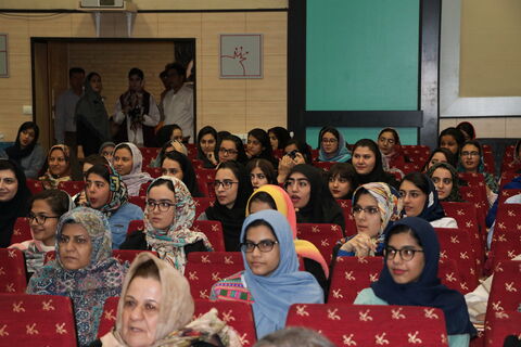 جشن فارغ‌التحصیلی زبان‌آموزان کانون زبان ایران