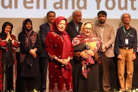 سعادت و جواهریان در جشنواره فیلم کودک و نوجوان اصفهان تجلیل شدند