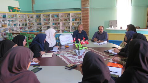 گزارش تصویری نشست ادبی «دو پنجره» در کانون استان قزوین