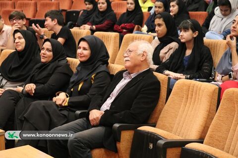 جلسه هم‌اندیشی انجمن نمایش کانون پرورش فکری کودکان و نوجوانان در کانون گلستان