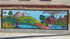 هنرنمایی اعضای مراکز کانون بر دیوار شهرخرم آباد