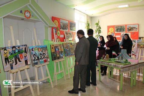 افتتاحیه نمایشگاه نقاشی چهل سال اقتدار