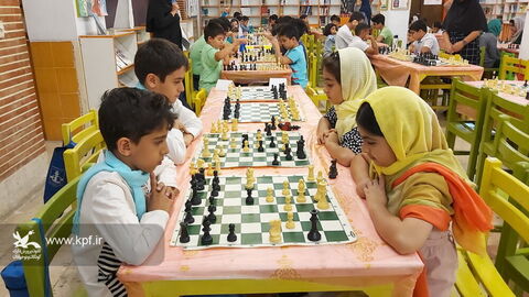رقابت شطرنج بازان مراکز کانون تهران در مسابقه استانی شطرنج