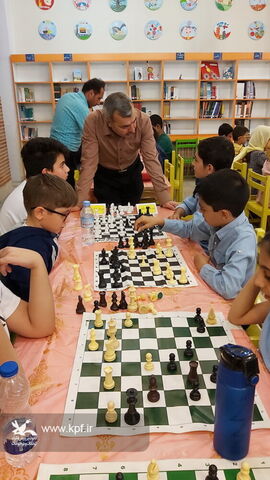 رقابت شطرنج بازان مراکز کانون تهران در مسابقه استانی شطرنج