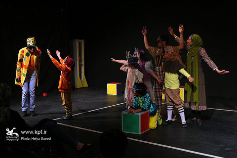 اجرا نمایش «کوکوی گردن دراز» در مرکز تئاتر کانون