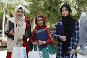۷ نوجوان قصه‌گو در جشنواره‌ی قصه‌گویی یزد، شایسته تقدیر شدند