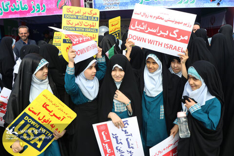 حضور کارکنان و اعضای کانون گیلان در راه‌پیمایی یوم‌الله 13 آبان