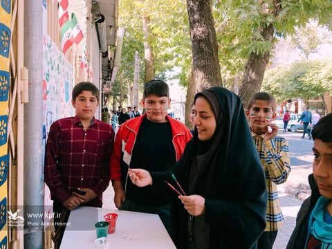 حضور پرشور همکاران کانون پرورش فکری کودکان‌و‌نوجوانان استان کرمانشاه در مراسم ۱۳ آبان