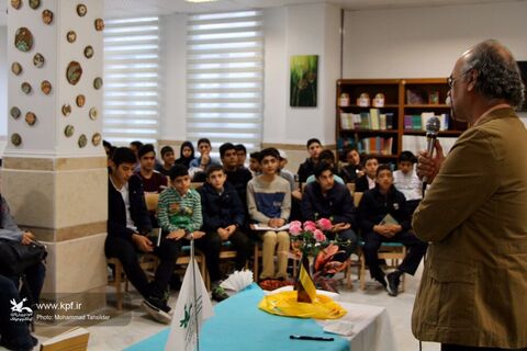 نشست ادبی دوپنجره با حضور فرهاد حسن‌زاده در قم