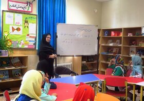 مربی کانون استان قزوین برگزیده طرح سراسری شیوه های نوین و خلاق ترویج کتابخوانی شد