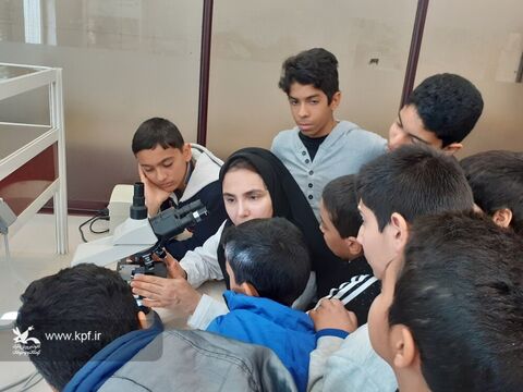 پژوهشگران نوجوان کانون پرورش فکری اصفهان به مناسبت هفته پژوهش از تجارب و علم اساتید دانشگاه پیام نور اصفهان بهرمند شدند