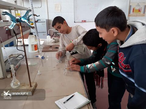 پژوهشگران نوجوان کانون پرورش فکری اصفهان به مناسبت هفته پژوهش از تجارب و علم اساتید دانشگاه پیام نور اصفهان بهرمند شدند