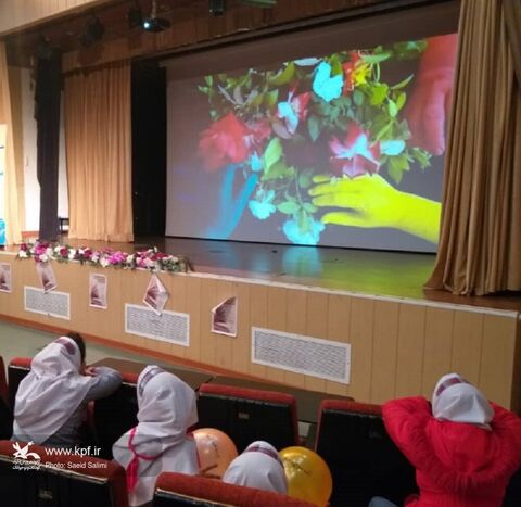 در دهمین نمایشگاه بین المللی کتاب زنجان انجام شد؛اجرای برنامه‌های فرهنگی‌هنری در غرفه کانون پرورش فکری