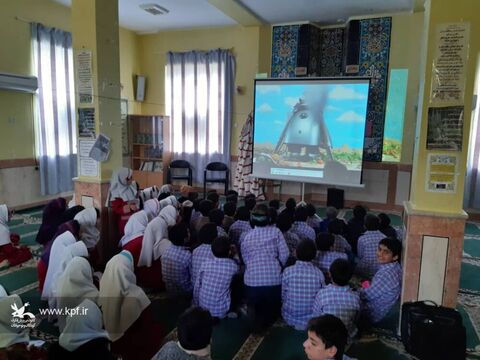 امداد فرهنگی کتابخانه‌های سیار کانون خوزستان در روستای گاومیر بخش سردشت دزفول