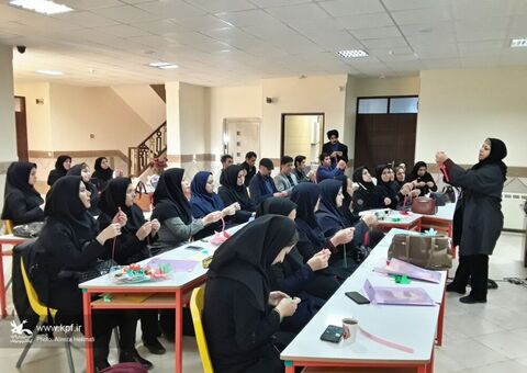 برگزاری دوره‌های ۵ روزه آموزشی اوریگامی و کلاژ ویژه مربیان فرهنگی مراکز کانون پرورش فکری کودکان و نوجوانان استان کرمانشاه