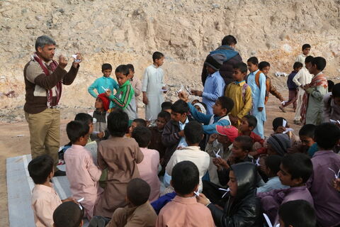 امداد فرهنگی کانون در مناطق سیل‌زده استان سیستان و بلوچستان