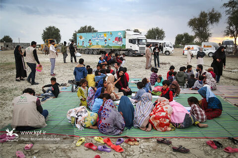 حضور گروههای فرهنگی کانون در مناطق سیلزده هرمزگان