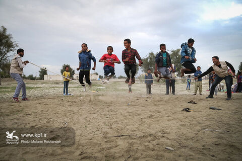حضور گروههای فرهنگی کانون در مناطق سیلزده هرمزگان