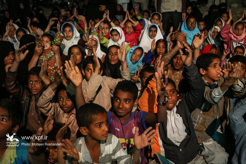 حضور گروههای فرهنگی کانون در مناطق سیلزده هرمزگان