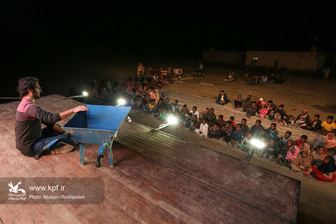 حضور گروههای فرهنگی کانون در مناطق سیلزده هرمزگان