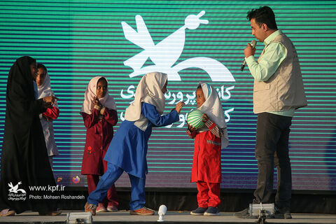 حضور گروههای فرهنگی کانون در مناطق سیلزده هرمزگان