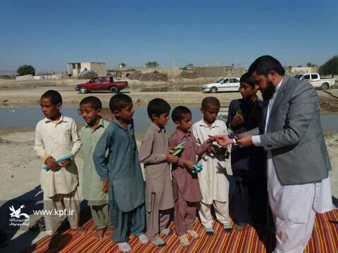 امداد فرهنگی پیک امید خراسان جنوبی در سیستان و بلوچستان