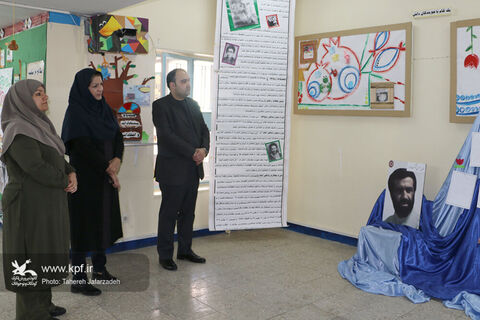 گشایش نمایشگاه‌ دهه‌ی فجر در کانون مهدی‌شهر 