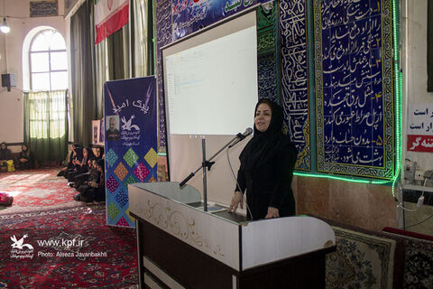 اجرای هفتمین برنامه پیک امید کانون استان همدان در روستای گنبد