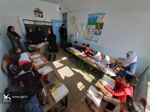 تجهیز کتابخانه‌های مدارس روستایی و اهداء بسته های فرهنگی در مدارس مناطق زلزله‌زده شهرستان سراب