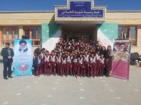 اجرای ویژه برنامه دهه مبارک فجر توسط پیک امید کانون پرورش فکری در شرق اصفهان