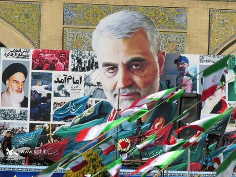 غرفه کانون پرورش فکری اصفهان میزبان خیل عظیم کودکان و نوجوانان در مراسم راهپیمایی 22 بهمن بود