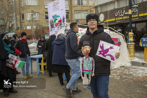 غرفه کانون همدان در راهپیمایی 22 بهمن