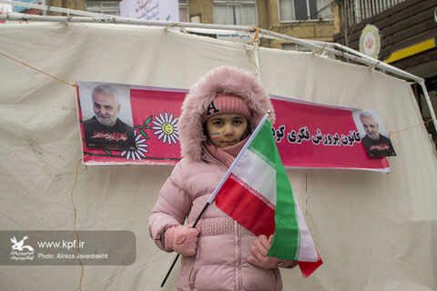 غرفه کانون همدان در راهپیمایی 22 بهمن