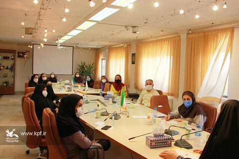 نشست صمیمانه مدیر کل و مسئولین مراکز کانون استان تهران  با رعایت پروتکل های بهداشتی به تفکیک، در پنج روز مجزا انجام شد. (بیست و چهارم تیر ماه)