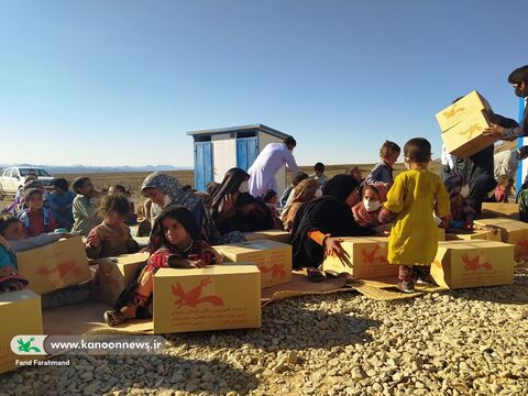 امداد فرهنگی کانون پرورش فکری در روستای گواتامک سیستان و بلوچستان