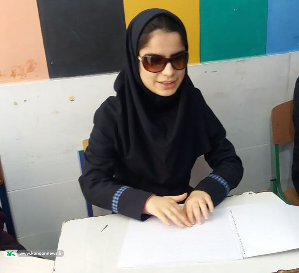 تجلیل از اعضای کتاب خوان مراکز کانون لرستان اعضای کتاب خوان فراگیر کانون لرستان تجلیل شدند