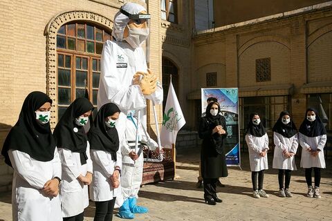از عروسک نماد مدافعان سلامت در کانون پرورش فکری استان کرمانشاه رونمایی شد