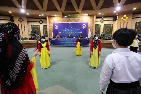 اجرای سرود توسط اعضای مراکز کانون پرورش فکری استان کرمانشاه در ویژه‌برنامه سالروز تولد حضرت فاطمه(س)