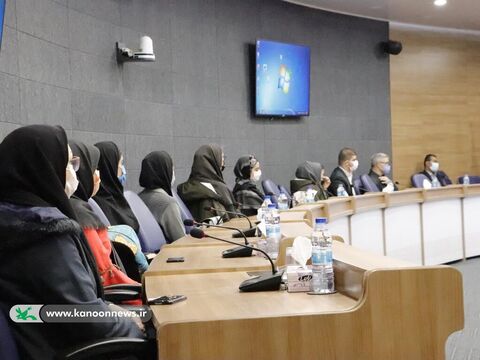 نشست صمیمی استاندار گلستان با جمعی از اعضای نوجوان کانون پرورش فکری کودکان و نوجوانان