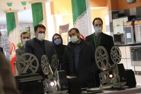 نمایشگاه دستگاه‌های آپارات در سینما هویزه مشهد
