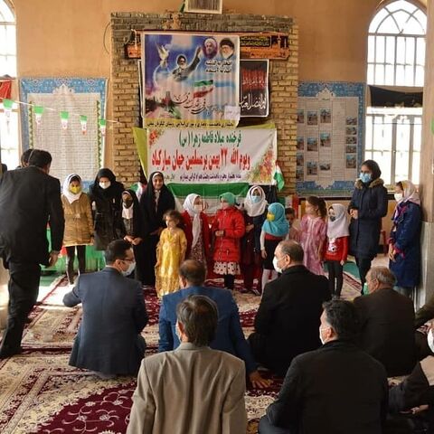 اجرای جشن پیروزی انقلاب اسلامی توسط واحدهای کتابخانه سیارروستایی در روستاهای استان کرمانشاه