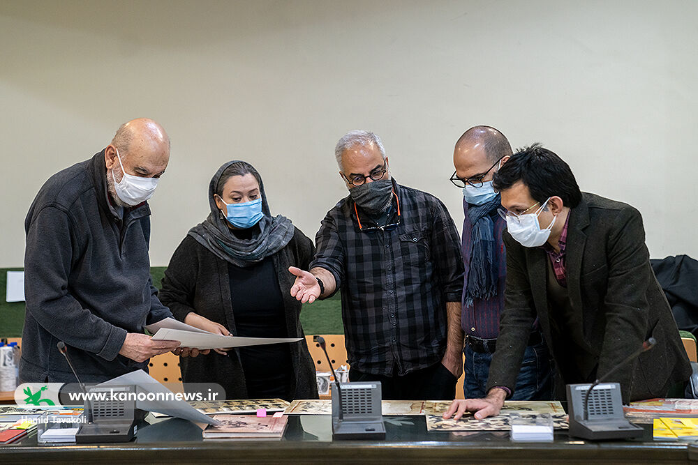 داوری آثار تصویرگری هنرمندان ایرانی برای شرکت در مسابقهی تصویرگری براتیسلاوا آثار ۱۵ تصویرگر ایرانی به مسابقه براتیسلاوا ۲۰۲۱ راه یافت