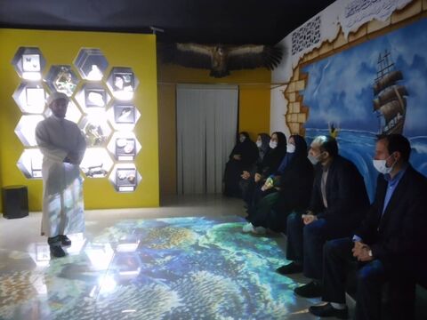 بازدید مدیر کل و کارشناسان کانون استان اصفهان از نمایشگاه چراغ راه