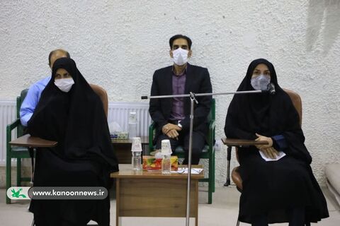 دیدار کارکنان کانون استان با نماینده ولی فقیه