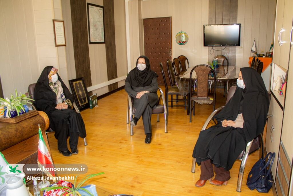 دیدار مدیرکل کانون استان با مدیران کتابخانه های استانی